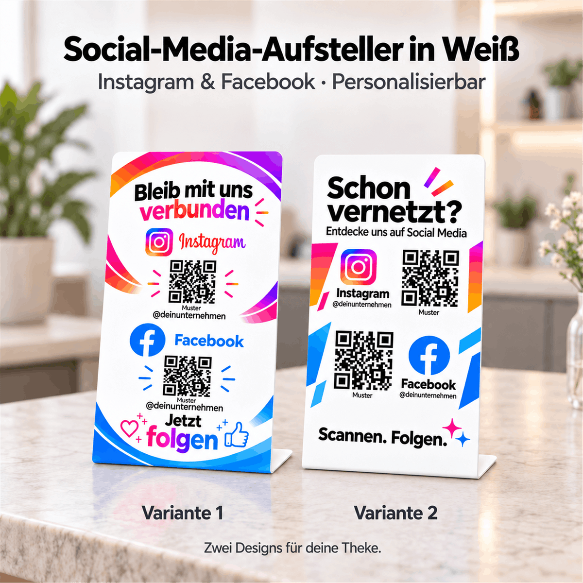 Zwei weiße Social-Media-Aufsteller für Instagram und Facebook auf einer hellen Theke: Variante 1 mit bunten Farbbögen und Variante 2 mit geometrischen Farbakzenten.
